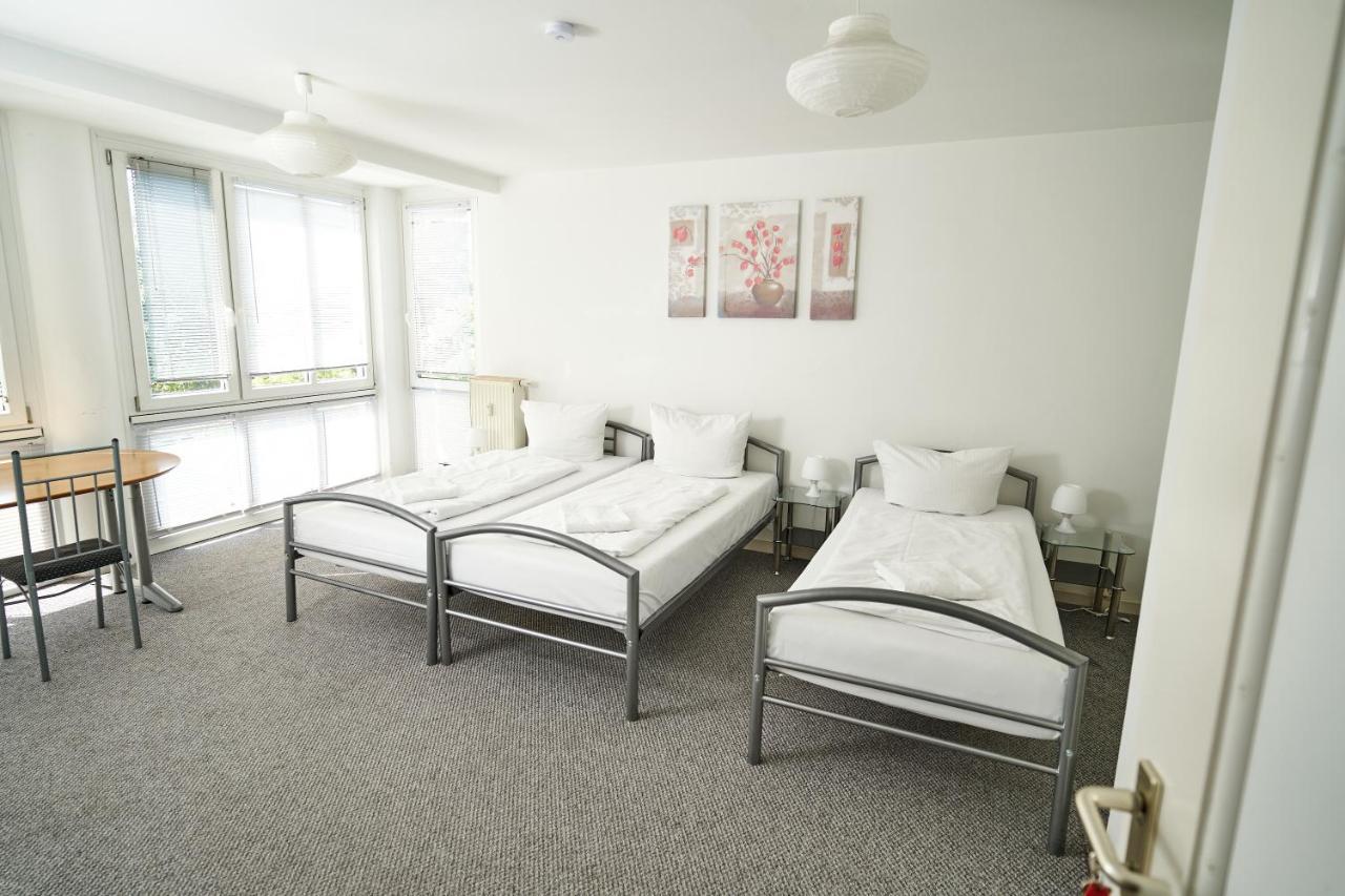 Hostal Potsdamer Platz - & *