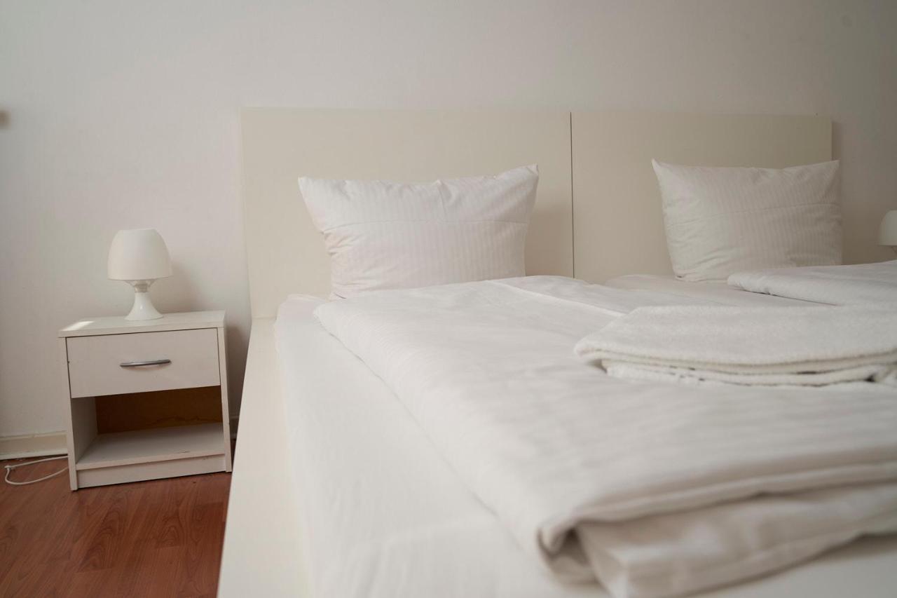 Hostal Potsdamer Platz - &